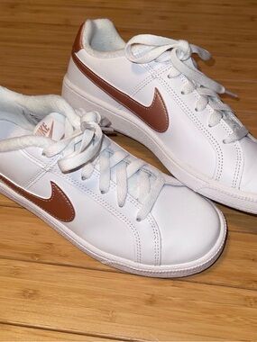 Nike Court Royale Women’s Shoes